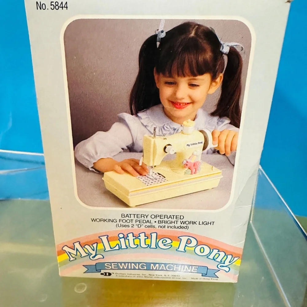 MY LITTLE PONY G1 VTG 1984 FIREFLY SEWING MACHINE & FOOT PETAL LIGHTS UP & RUNS - Picture 11 of 13